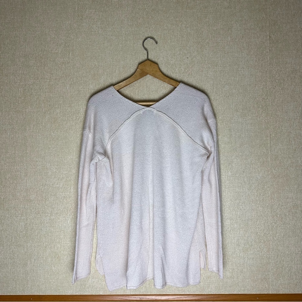 Carly Jeans Los Angeles V Neck Sweater Size Large - Picture 2 of 4